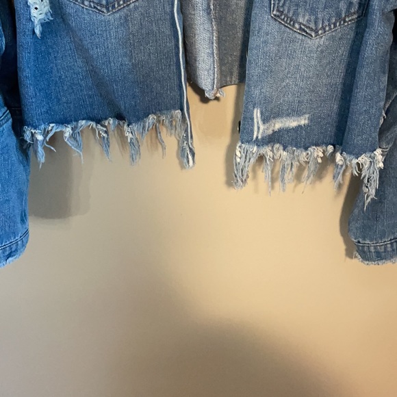 Distressed Cropped Denim Jacket - Picture 5 of 12